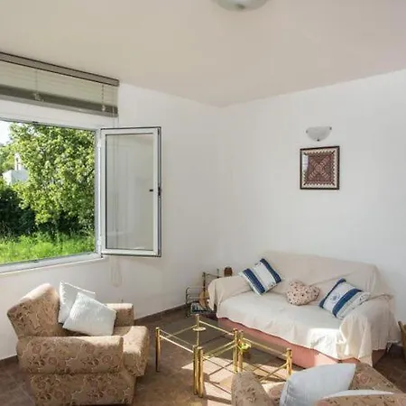 Maslina - One-bedroom With Terrace And Garden View