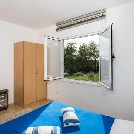 Maslina - One-bedroom With Terrace And Garden View *