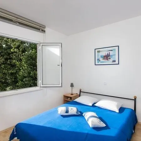 Maslina - One-bedroom With Terrace And Garden View Apartment *