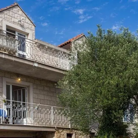 Apartment Maslina - One-bedroom With Terrace And Garden View *